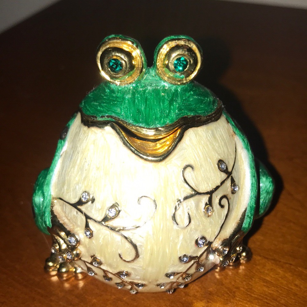 QIFU handpainted enamel frog trinket box!